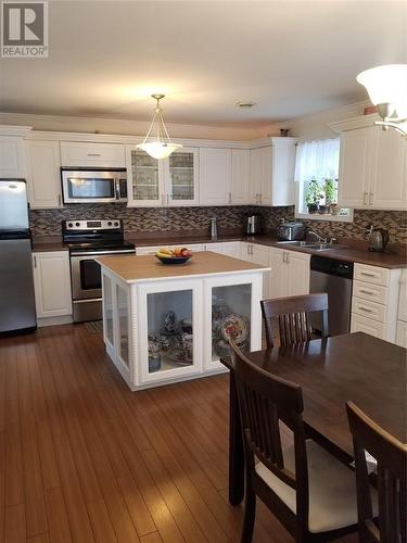 17 Ruston Avenue, St. Alban'S, NL - Indoor Photo Showing Kitchen With Double Sink