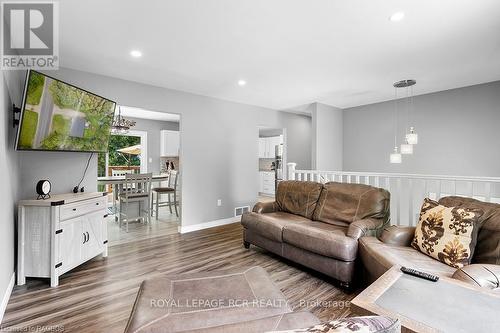 619 Pike Bay Road, Northern Bruce Peninsula, ON - Indoor Photo Showing Living Room