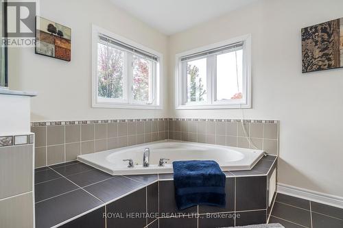 179 Glenabbey Drive, Clarington (Courtice), ON - Indoor Photo Showing Bathroom