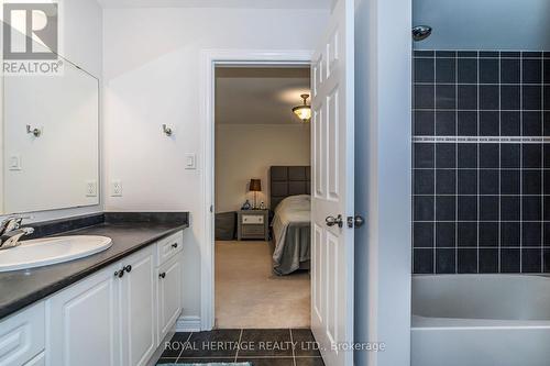 179 Glenabbey Drive, Clarington (Courtice), ON - Indoor Photo Showing Bathroom