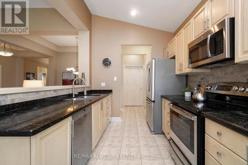 70 Arnie'S Chance, Whitchurch-Stouffville (Ballantrae), ON - Indoor Photo Showing Kitchen With Double Sink