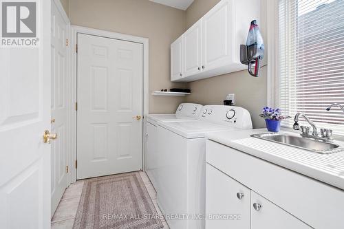 70 Arnie'S Chance, Whitchurch-Stouffville (Ballantrae), ON - Indoor Photo Showing Laundry Room