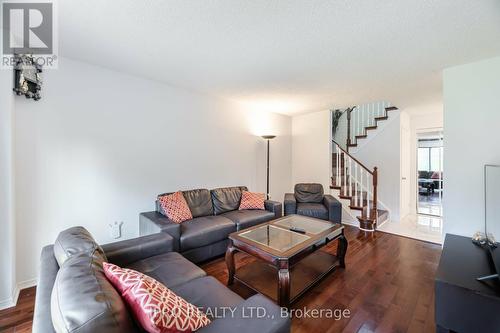 2963 Gulfstream Way, Mississauga, ON - Indoor Photo Showing Living Room