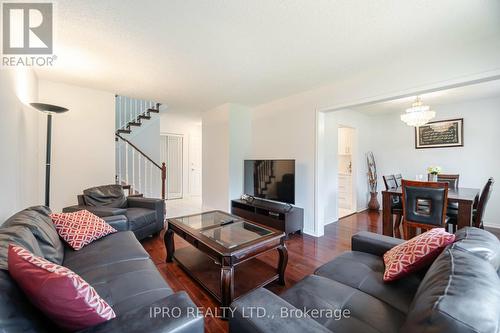 2963 Gulfstream Way, Mississauga (Meadowvale), ON - Indoor Photo Showing Living Room