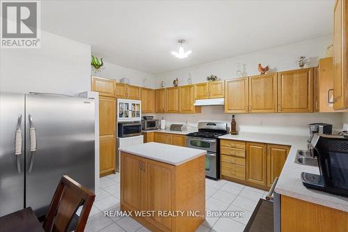 36 Lexington Road, Brampton (Bram East), ON - Indoor Photo Showing Kitchen