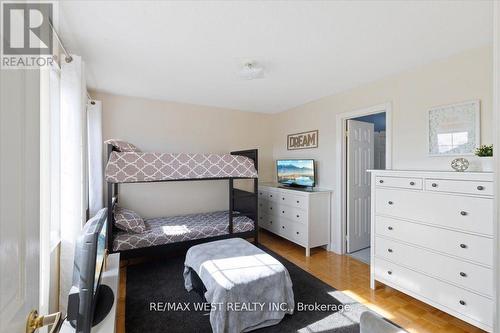 36 Lexington Road, Brampton (Bram East), ON - Indoor Photo Showing Bedroom