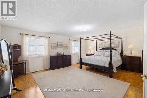 36 Lexington Road, Brampton, ON - Indoor Photo Showing Bedroom