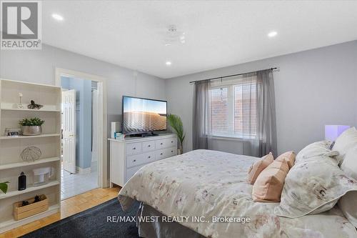 36 Lexington Road, Brampton, ON - Indoor Photo Showing Bedroom