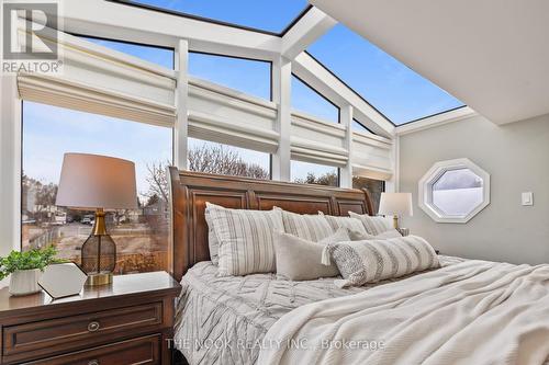 9 Hanover Court, Whitby (Lynde Creek), ON - Indoor Photo Showing Bedroom