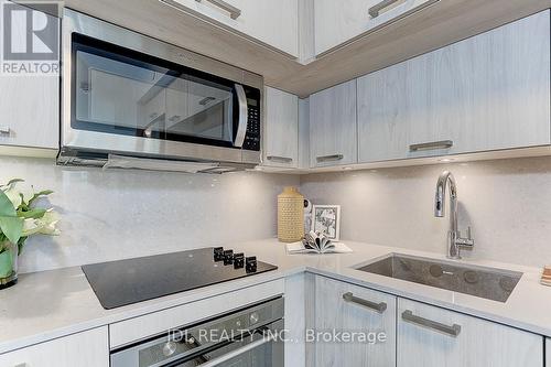 501 - 50 Mccaul Street, Toronto (Kensington-Chinatown), ON - Indoor Photo Showing Kitchen