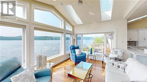 493 Gondola Point Road, Quispamsis, NB - Indoor Photo Showing Living Room