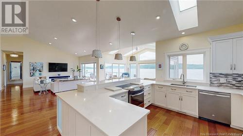 493 Gondola Point Road, Quispamsis, NB - Indoor Photo Showing Kitchen With Upgraded Kitchen