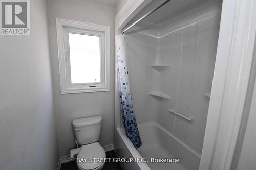 490 Silverwood Avenue, Welland, ON - Indoor Photo Showing Bathroom