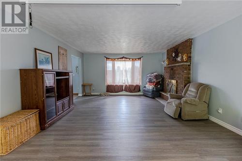 5679 Highway 17, Serpent River, ON - Indoor Photo Showing Living Room