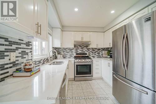 40 Sugarberry Drive, Brampton (Credit Valley), ON - Indoor Photo Showing Kitchen With Double Sink With Upgraded Kitchen