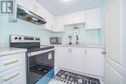 40 Sugarberry Drive, Brampton (Credit Valley), ON - Indoor Photo Showing Kitchen