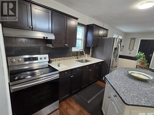 1457 Empress Street, Regina, SK - Indoor Photo Showing Kitchen