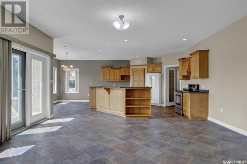 120 1St Avenue E, Gravelbourg, SK - Indoor Photo Showing Kitchen