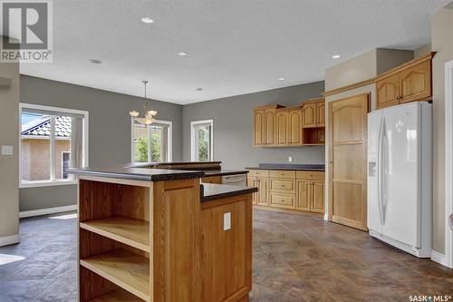 120 1St Avenue E, Gravelbourg, SK - Indoor Photo Showing Kitchen