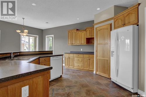 120 1St Avenue E, Gravelbourg, SK - Indoor Photo Showing Kitchen With Double Sink