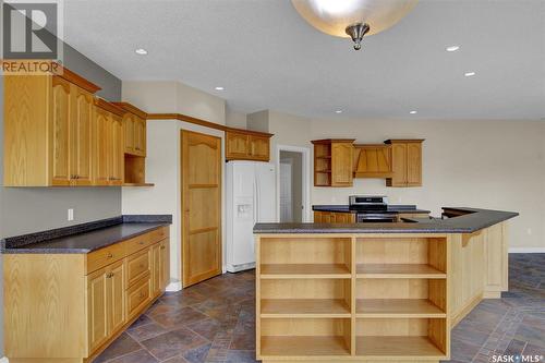 120 1St Avenue E, Gravelbourg, SK - Indoor Photo Showing Kitchen