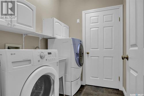 120 1St Avenue E, Gravelbourg, SK - Indoor Photo Showing Laundry Room