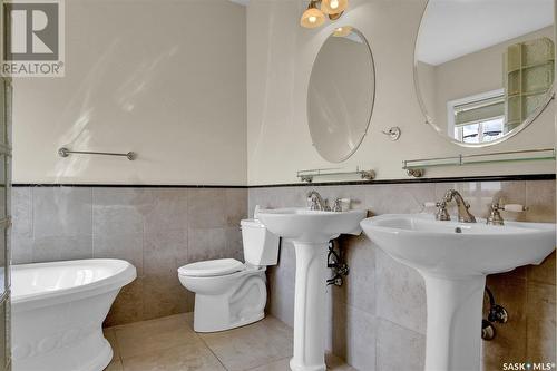 120 1St Avenue E, Gravelbourg, SK - Indoor Photo Showing Bathroom