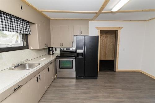 28 Second Street, Swan Lake, MB - Indoor Photo Showing Kitchen