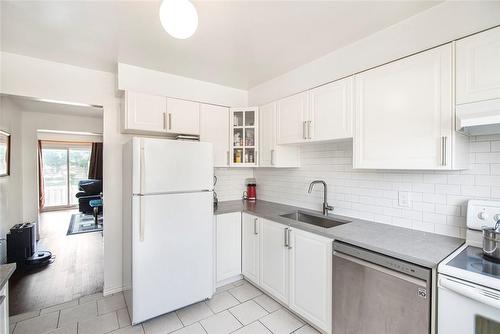 160 Lavina Crescent|Unit #I, Hamilton, ON - Indoor Photo Showing Kitchen