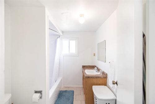 Bathroom - 160 Lavina Crescent|Unit #I, Hamilton, ON - Indoor Photo Showing Bathroom