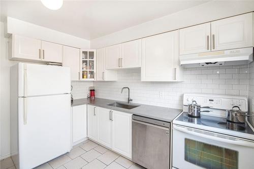 Kitchen - 160 Lavina Crescent|Unit #I, Hamilton, ON - Indoor Photo Showing Kitchen