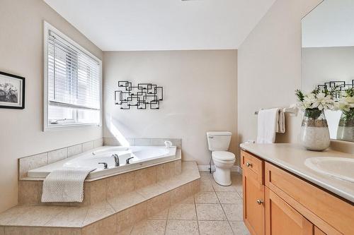 251 Sirente Drive, Hamilton, ON - Indoor Photo Showing Bathroom