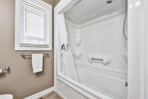 251 Sirente Drive, Hamilton, ON - Indoor Photo Showing Bathroom