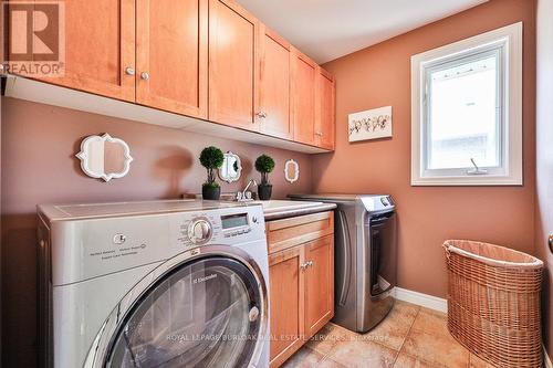 251 Sirente Drive, Hamilton (Crerar), ON - Indoor Photo Showing Laundry Room