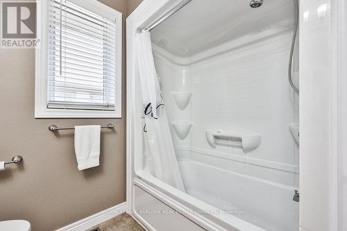 251 Sirente Drive, Hamilton (Crerar), ON - Indoor Photo Showing Bathroom