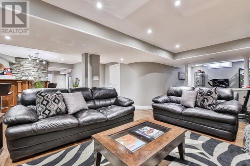 251 Sirente Drive, Hamilton (Crerar), ON - Indoor Photo Showing Living Room