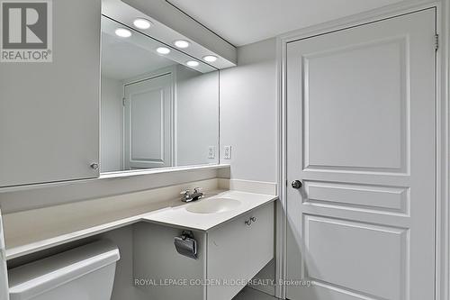 1103 - 801 Bay Street, Toronto (Bay Street Corridor), ON - Indoor Photo Showing Bathroom