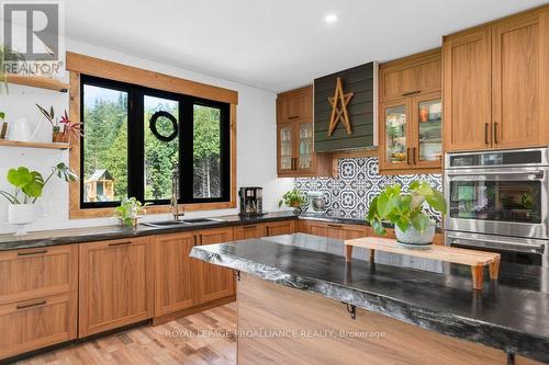 990 French Settlement Road, Tweed, ON - Indoor Photo Showing Kitchen