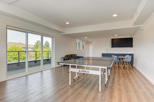 205-615 Rutland Road, Kelowna, BC - Indoor Photo Showing Dining Room