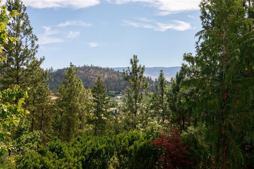 427 Long Ridge Drive, Kelowna, BC 