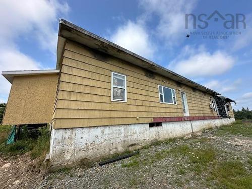 300 New Chester Road, Moser River, NS 