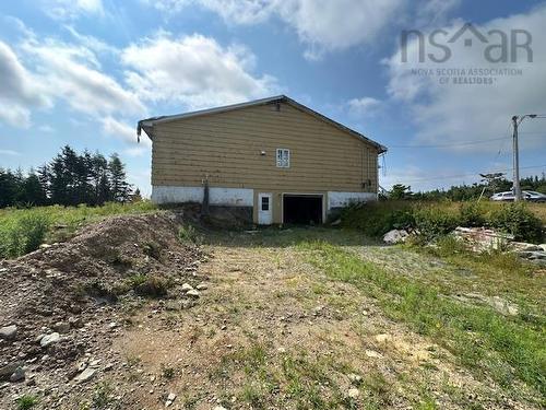 300 New Chester Road, Moser River, NS 