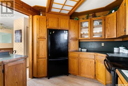 47 Roberts Place, Regina, SK - Indoor Photo Showing Kitchen