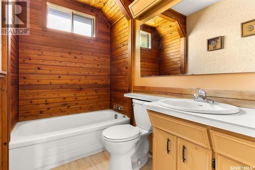 47 Roberts Place, Regina, SK - Indoor Photo Showing Bathroom