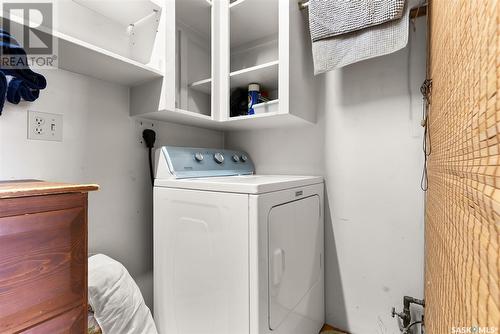 47 Roberts Place, Regina, SK - Indoor Photo Showing Laundry Room