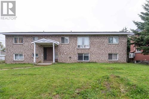 30 Albert St E, Sault Ste Marie, ON - Outdoor