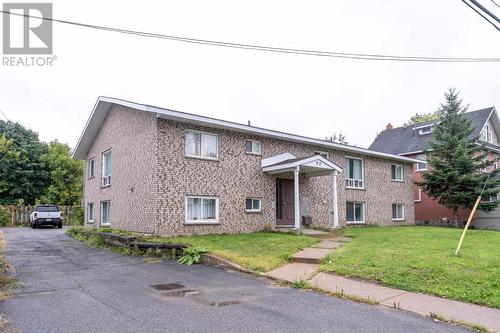 30 Albert St E, Sault Ste Marie, ON - Outdoor