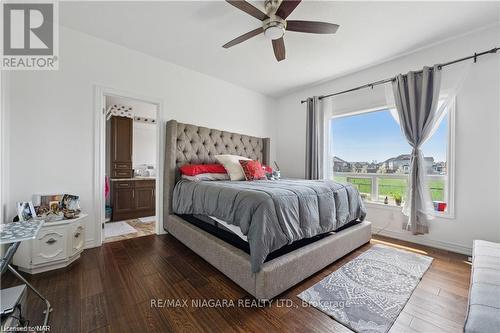 4432 Cinnamon Grove, Niagara Falls, ON - Indoor Photo Showing Bedroom