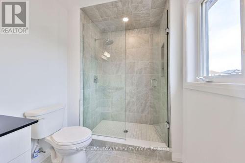 24 Broddy Avenue, Brantford, ON - Indoor Photo Showing Bathroom