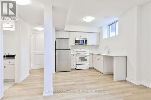 24 Broddy Avenue, Brantford, ON - Indoor Photo Showing Kitchen